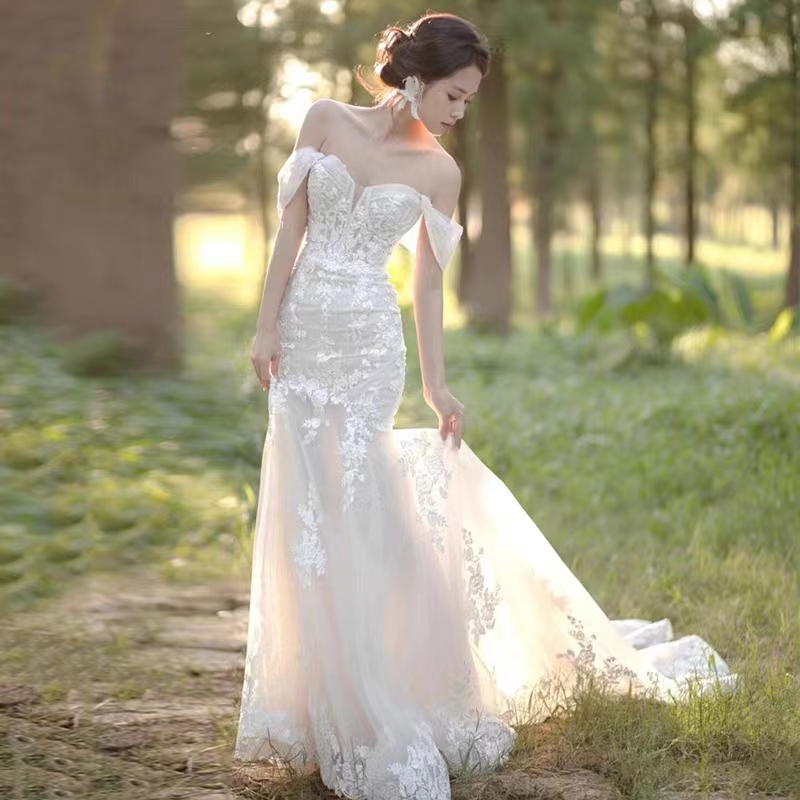 Wedding dress, tube top suitable for photo sessions, open shoulders, 