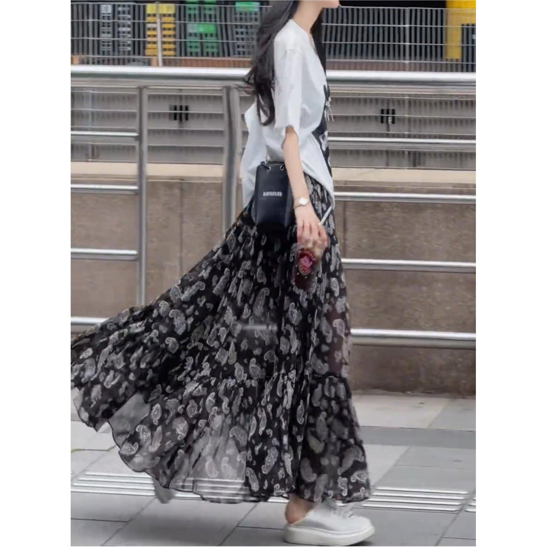 高端休闲时尚设计赫本风款碎花半身裙女2025夏季新款百搭飘逸长裙