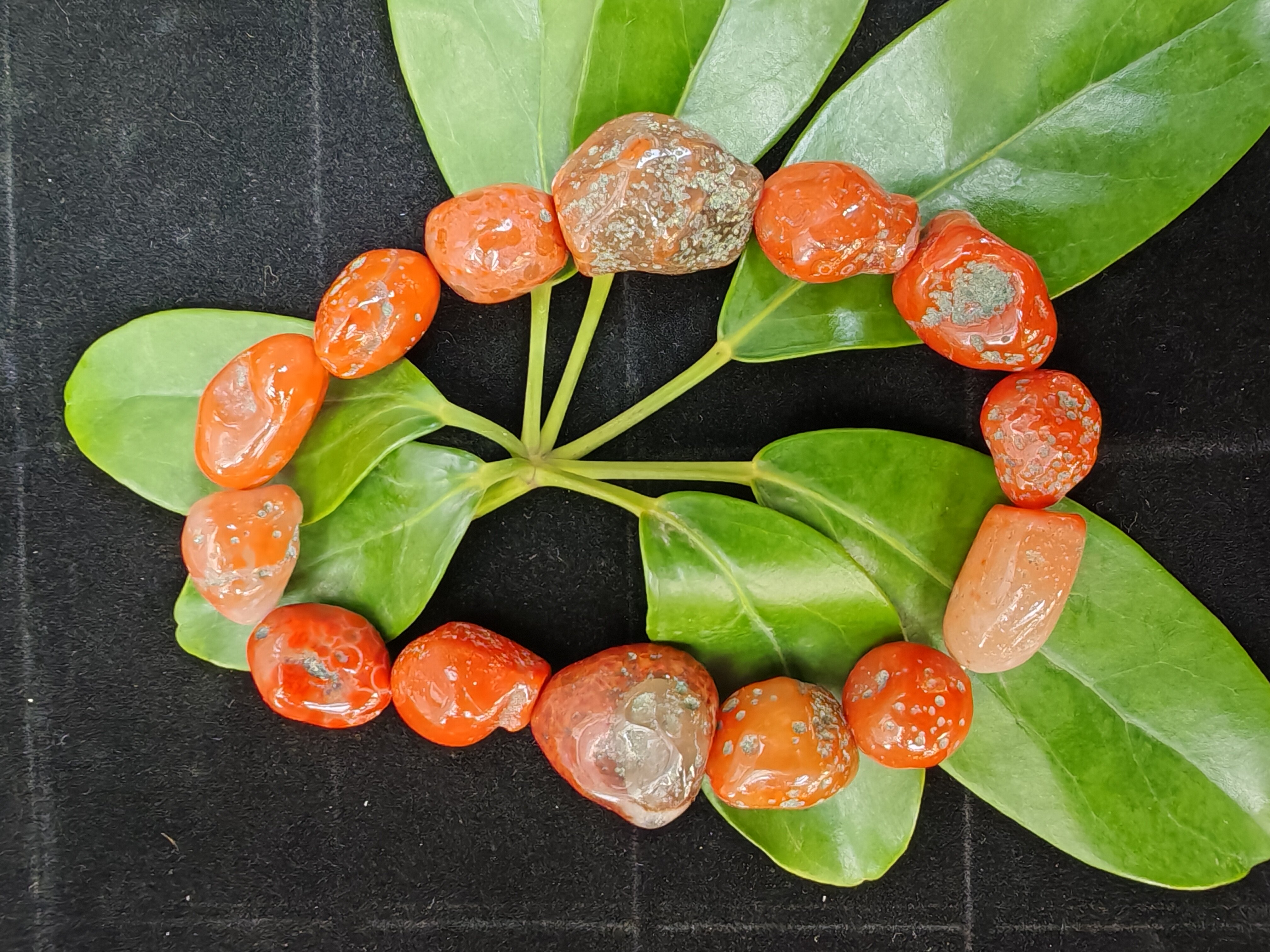 大凉山美姑南红原矿《天然手串》纯天然河床籽料，无任何人为雕琢