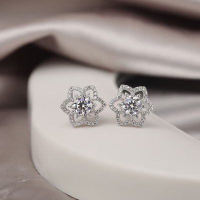 格桑花耳钉50分女S925纯银镶嵌小众高级感幻影蝴蝶五瓣花耳饰