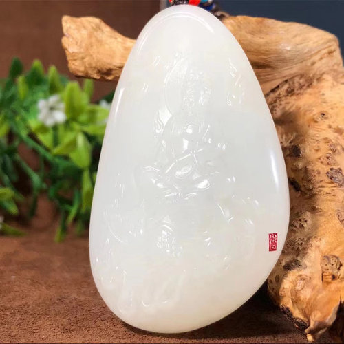 兰慕茵诺新疆和田玉吊坠