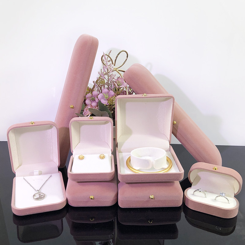 新款植绒金扣首饰盒高档粉色对戒耳钉手镯饰品包装收纳盒节日送礼