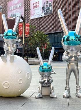 潮牌太空月光兔大摆件玻璃钢酒吧KTV门店落地装饰电镀卡通兔雕塑