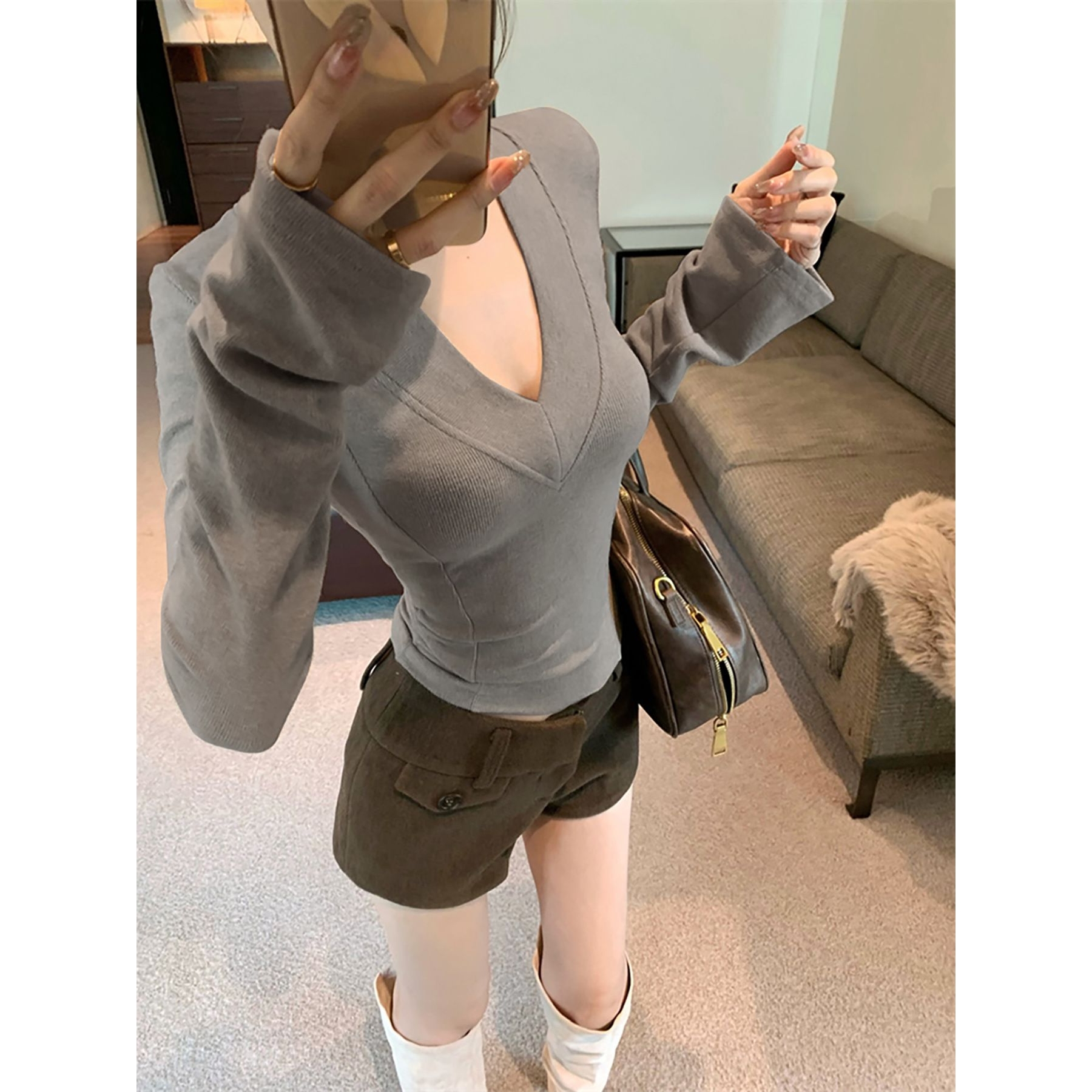 正肩气质v领加绒长袖T恤女新款秋冬收腰内搭德绒加厚打底上衣