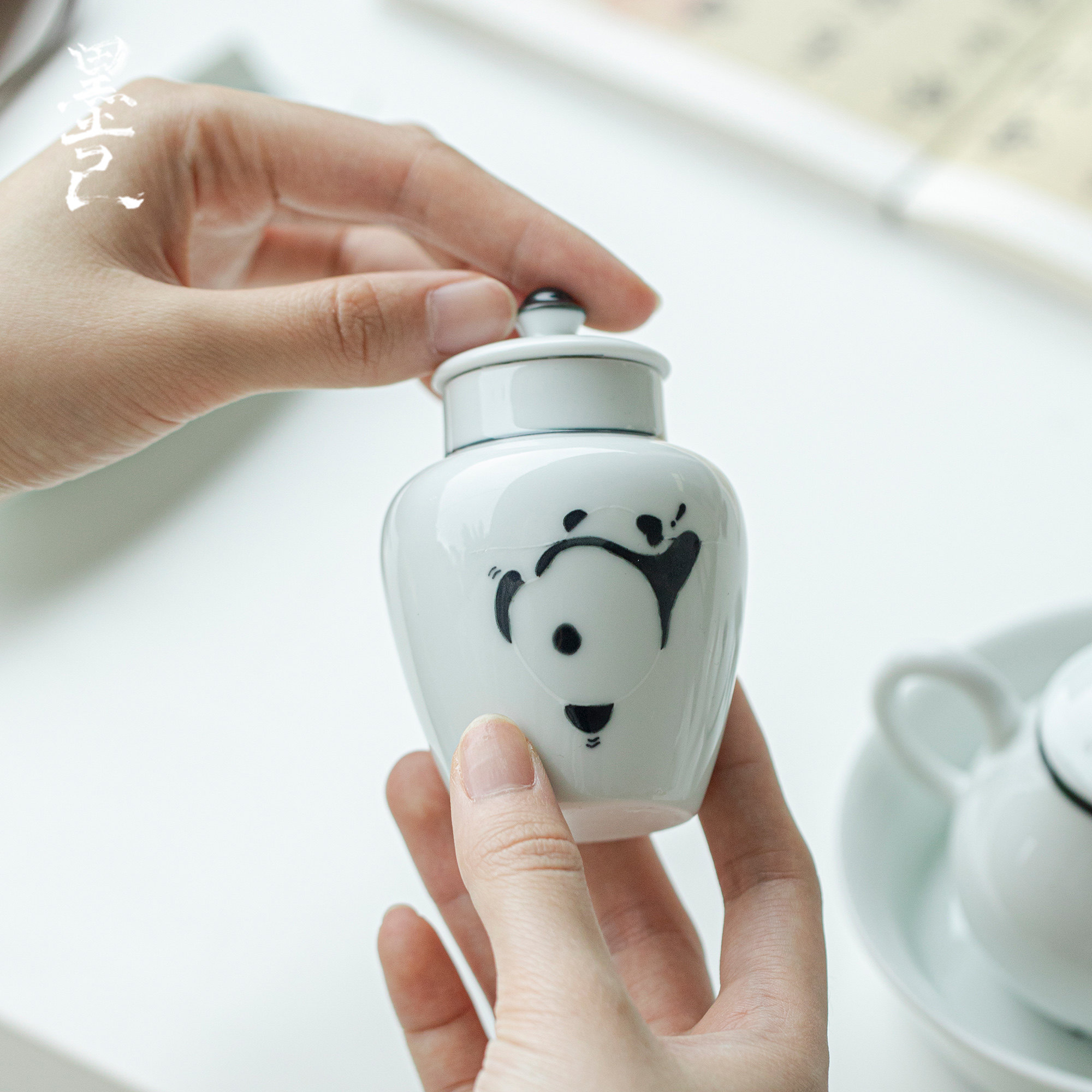 墨己陶瓷茶叶罐小号茶叶便携储存图片