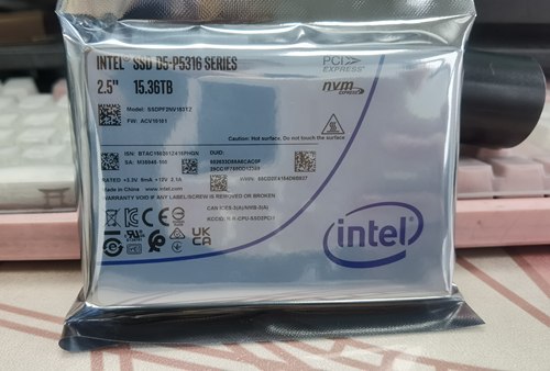 英特尔Intel/英特尔P5316 15.36T U.2 4.0 NVME企业级固态硬盘