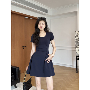 张阿星 高级感端庄大气减龄裙子 精致一夏 气质方领连衣裙女夏季