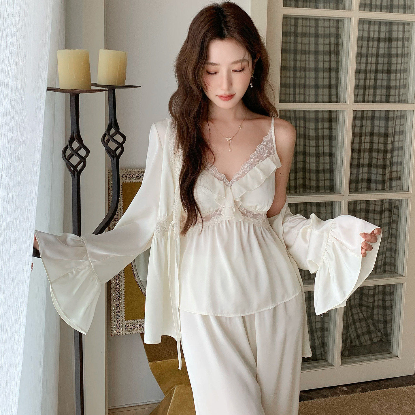 春秋女款真丝带胸垫吊带睡衣三件套女款2026新款性感纯欲风家居服