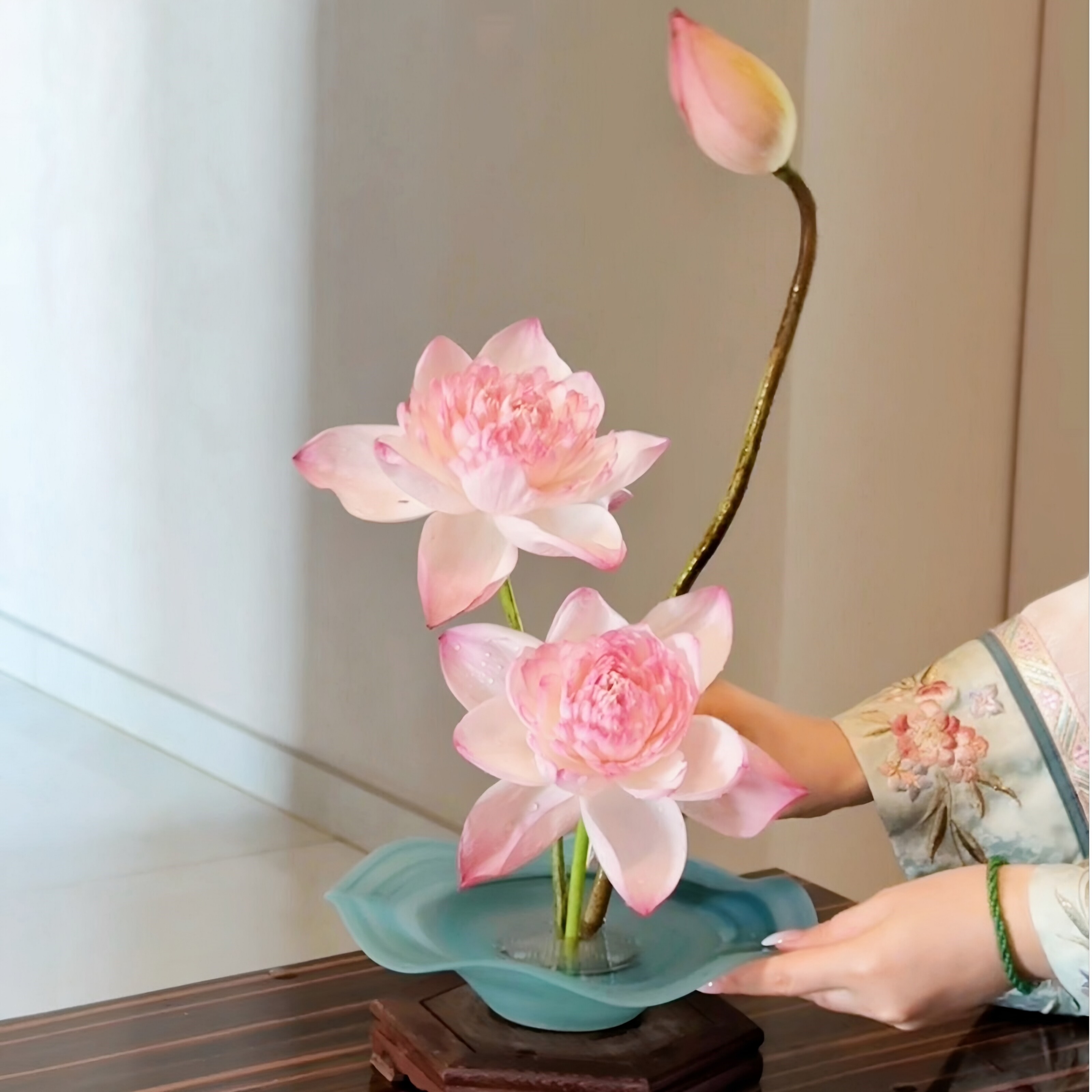立减5元荷花玻璃花盘磨砂托盘