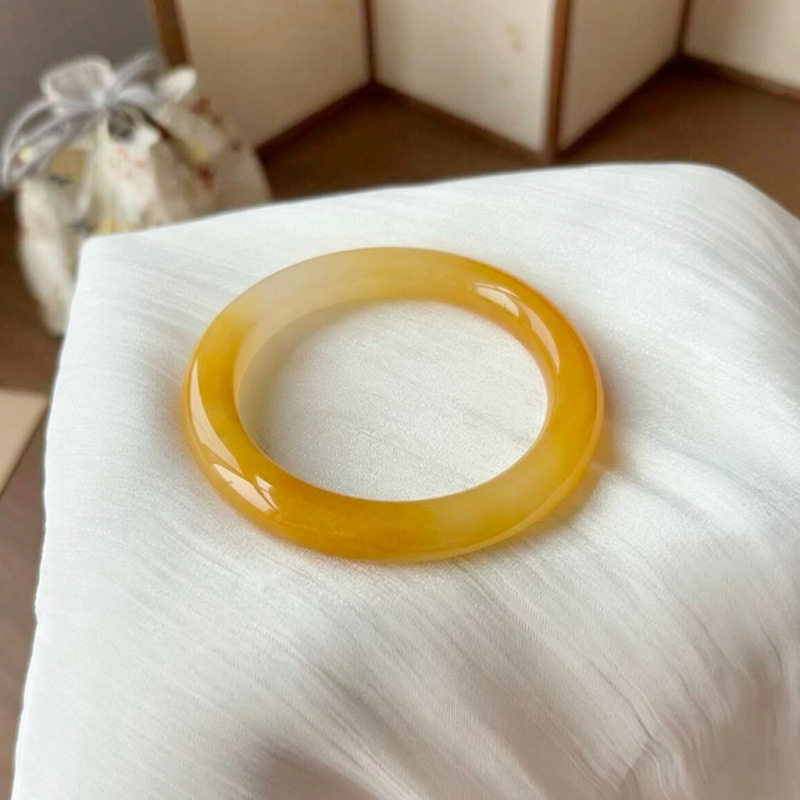 天然云南黄龙玉手镯冰种鸡油黄