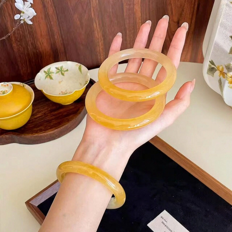 天然黄龙玉手镯冰种美人条精致