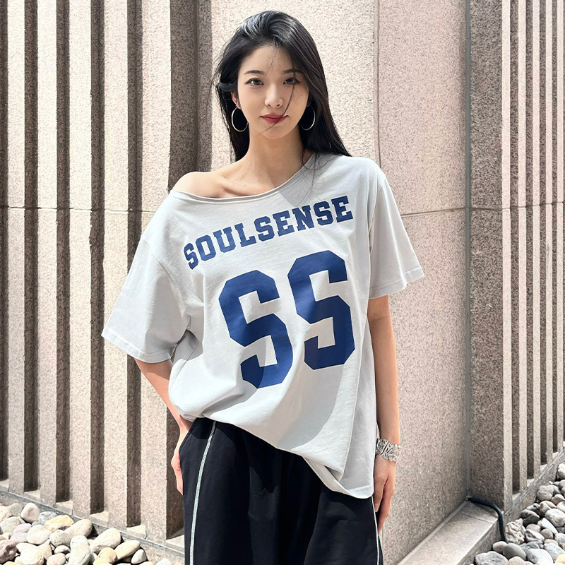 SoulSense慵懒风设计感斜肩小众印花潮牌美式复古一字肩短袖T恤,女装/女士精品,T恤,淘宝优惠券,粉丝福利购,淘宝优惠卷