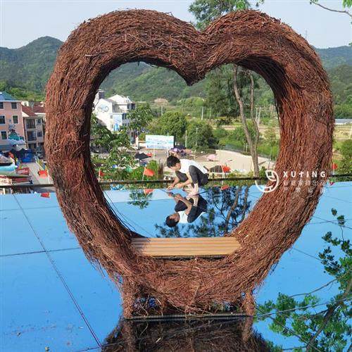 巴厘岛网红藤编鸟巢户外秋千景区婚纱拍摄道具创意悬挂圆形床民宿