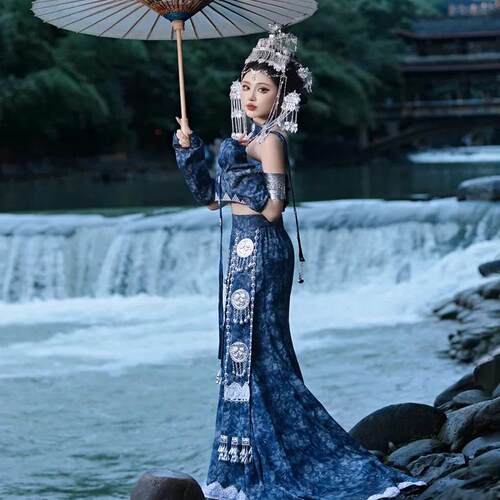 苗族苗疆少女修身服装写真服饰云南贵州土家族民族风摄影旅拍舞蹈