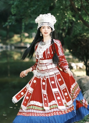 苗族苗疆盛装舞蹈贵州表演服饰女土家族歌手表演舞台演出旅拍摄影