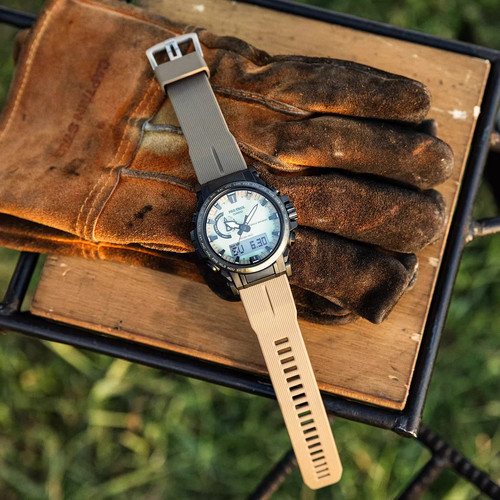 卡西欧登山高度气压太阳能男表