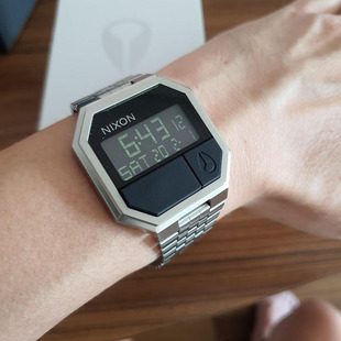 海外代购尼克松NIXON方形银色数字腕表显示石英情侣手表 A158502
