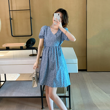 法式短袖V领甜美初恋碎花收腰显瘦短款连衣裙子夏天女2020年新款