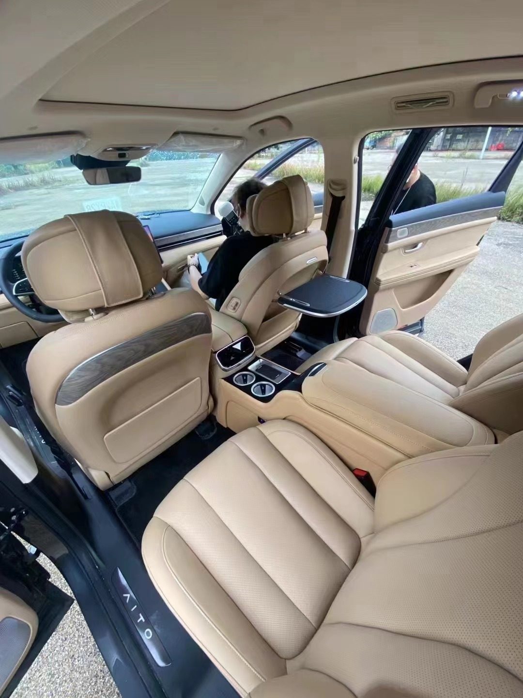 适用AITO问界M7小桌板问界M75副驾驶腿托后排小桌板腿托改装配件