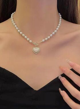秋冬新款潮珍珠颈链项链女轻奢小众设计感爱心锁骨链高级感毛衣链