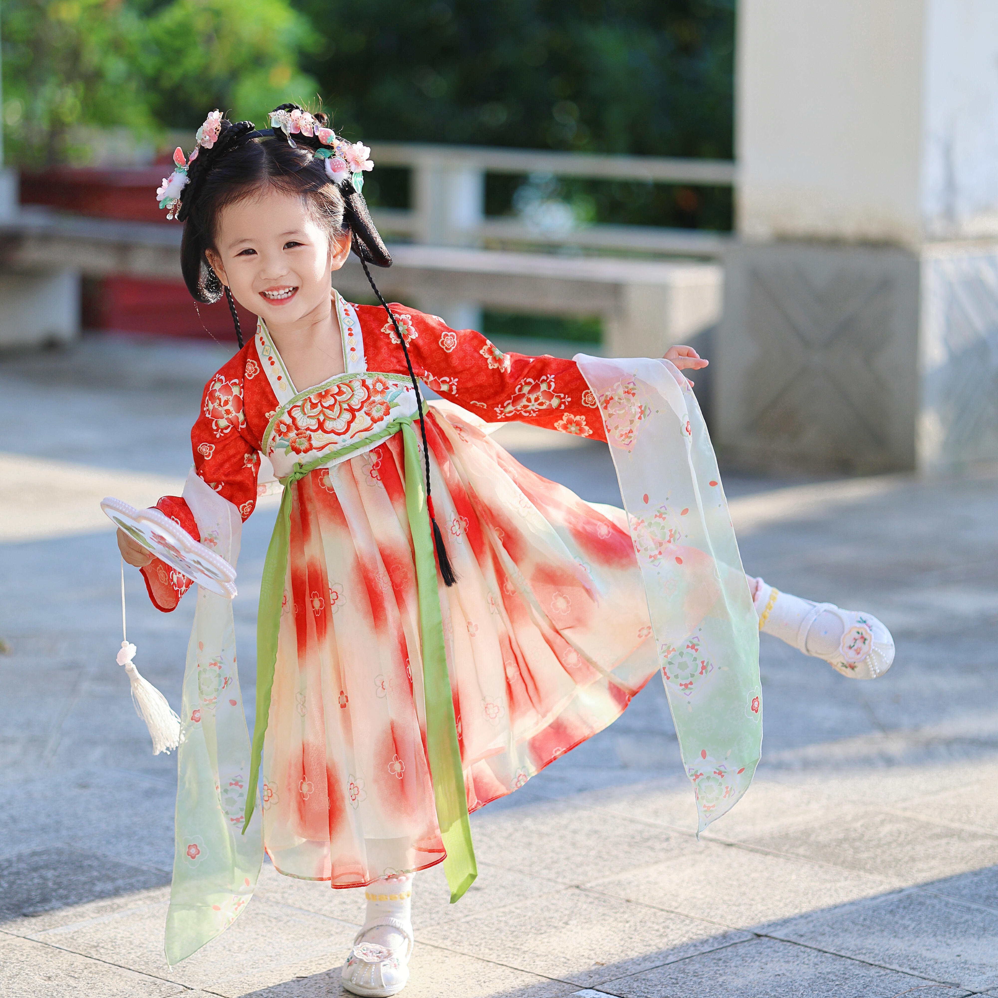 一袭汉服惊艳时光古韵自来
