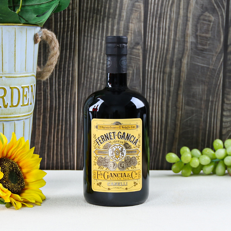 费尔内利力娇酒带有温暖的琥铂色