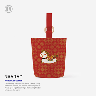 马年新款小福马手拎包小众时尚潮流水桶包新年氛围感帆布包AC90