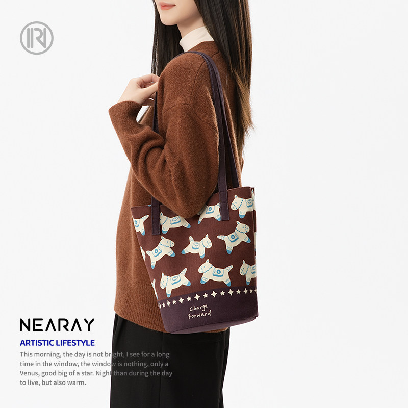 2026新款水桶包可爱小马帆布包复古通勤百搭单肩包新年礼物AC81,箱包皮具/热销女包/男包,通用款女包,淘宝优惠券,粉丝福利购,淘宝优惠卷