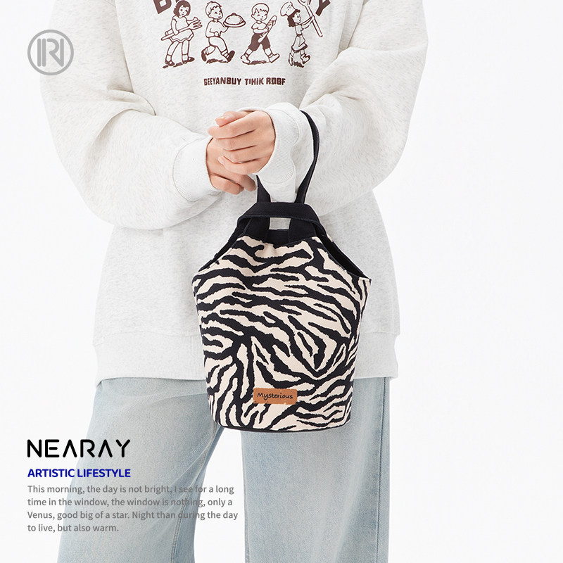 尼睿冬季新款斑马纹手提包包女外出便携手拎袋帆布包休闲遛弯包AS,箱包皮具/热销女包/男包,通用款女包,淘宝优惠券,粉丝福利购,淘宝优惠卷