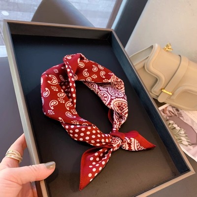 韩系红色腰果波点丝巾系脖女2025新款轻奢高级感颈饰方巾流行搭配