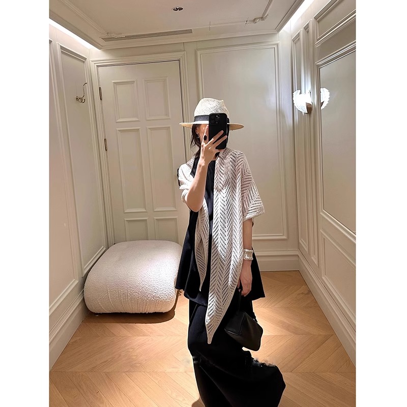 冰丝针织衫镂空天丝三角巾女夏季薄款披肩罩衫防晒空调衫围脖围巾