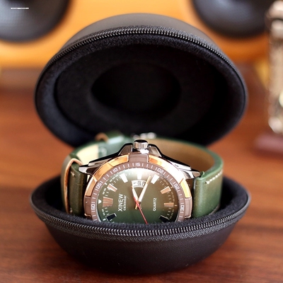 适用Apple Watch ULTRA/Series 8/S8/SE手表收纳保护硬壳包袋套盒