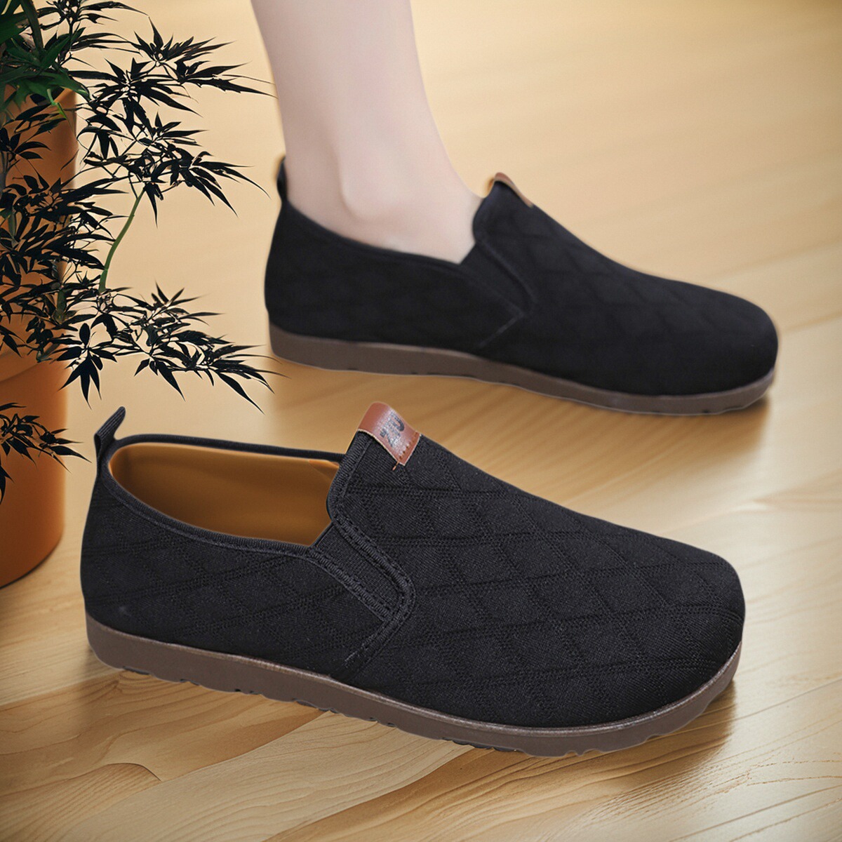 鞋子女2025新款布鞋爆款黑色一脚蹬平底休闲鞋单鞋软底时尚妈妈鞋