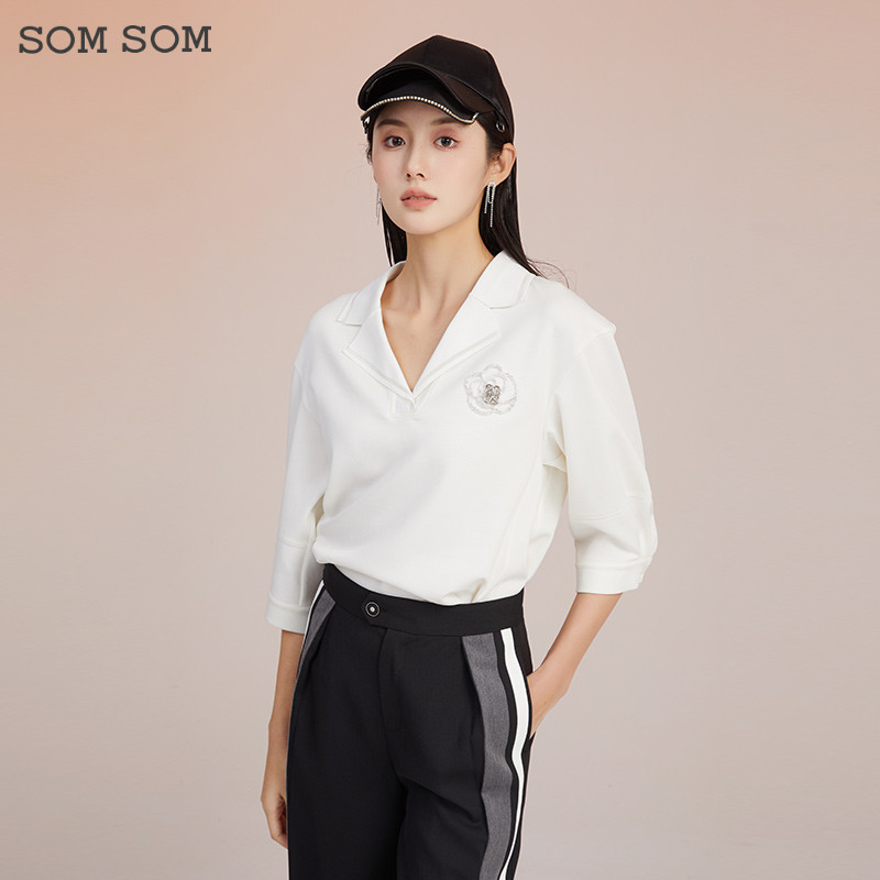 SOMSOM/索玛夏季polo衫白色V领七分袖T恤女设计感减龄上衣