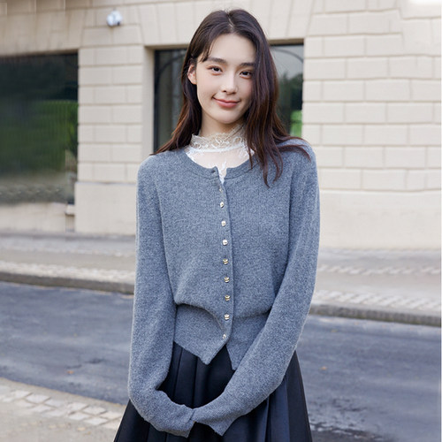 SOMSOM/索玛冬季新品圆领纽扣百搭修身气质短款长袖针织开衫毛衣