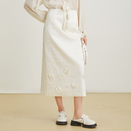 SOMSOM/索玛春季新品气质优雅工艺感直筒后开叉中长款半身裙