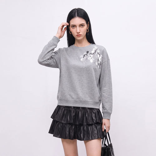 SOMSOM/索玛秋季轻熟优雅风灰色花朵刺绣卫衣女宽松套头长袖上衣