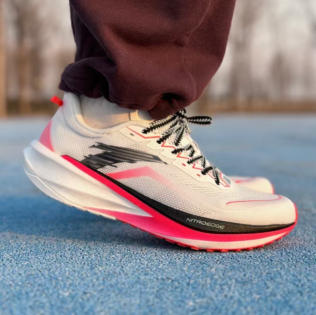 安踏塑胶先锋2026春季竞训氮科技专业碳板跑步鞋男子缓震运动鞋