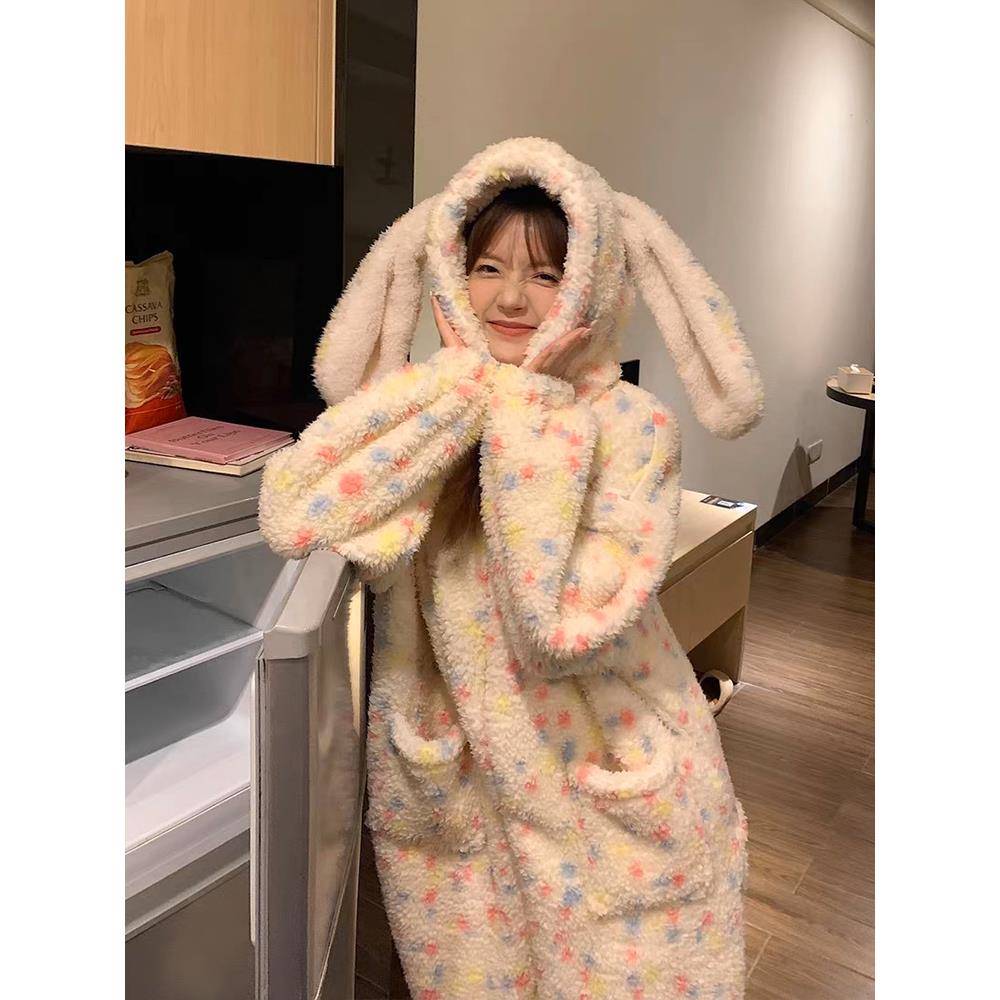 珊瑚绒连体睡衣女款2025新款秋冬季加厚加绒可爱波点可外穿家居服