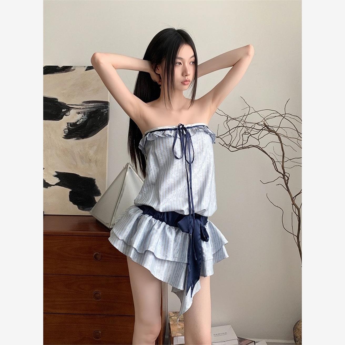 纯欲风夏日淡蓝色提花条纹拼色设计慵懒风短款抹胸不规则连衣裙女