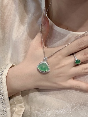 不掉色925银镶嵌钻绿玉髓翡翠佛公吊坠百搭项链锁骨链女百搭时尚