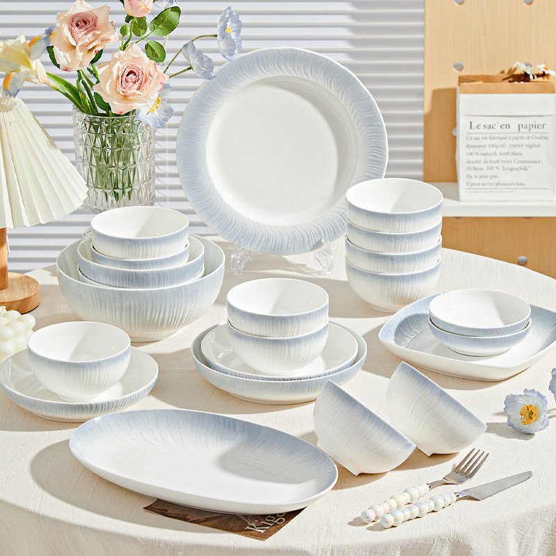 清新碗碟套装家用2025新款釉下彩餐具高颜值陶瓷碗盘乔迁礼物碗具