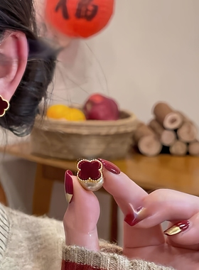 新年四叶草红色珍珠耳钉女前后戴小众设计轻奢高级感耳环气质耳饰