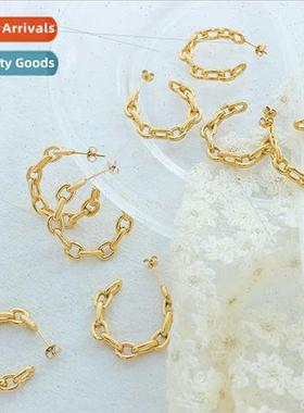 Europe ins tiny interlocking C-shaped earrings niche hip-hop