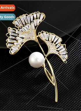 New exquise high-grade ginkgo leaf brooch luxury copper gold