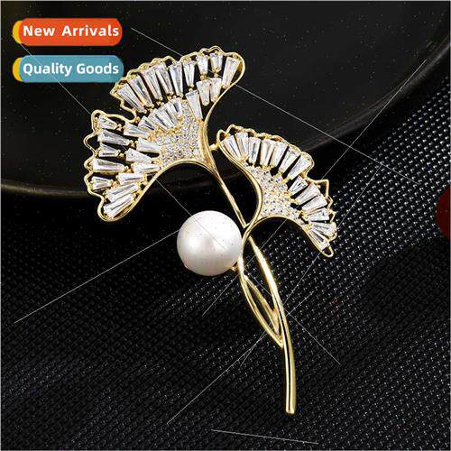 New exquise high-grade ginkgo leaf brooch luxury copper gold
