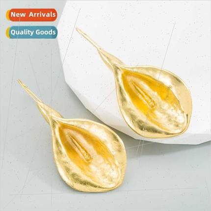 New ZA retro rustic gold floral earrings long leaves hundred