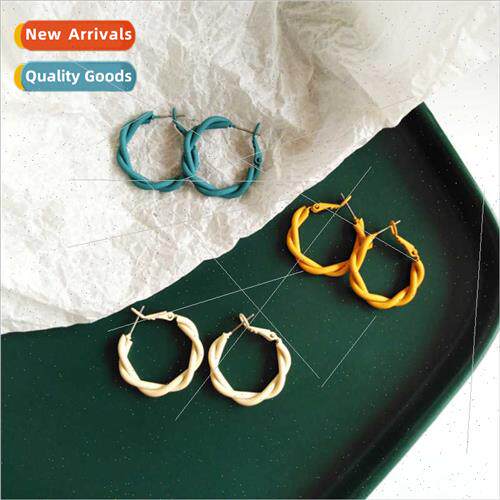 Europe simple spray paint winding circle earrings earrings e