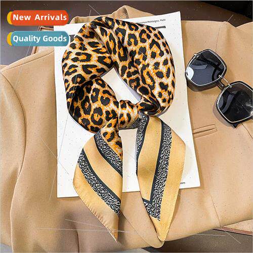 Korea new fashion leopard small square scarf women silk scar