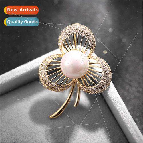 Korean  pearl diamond corsage creative temperament versatile